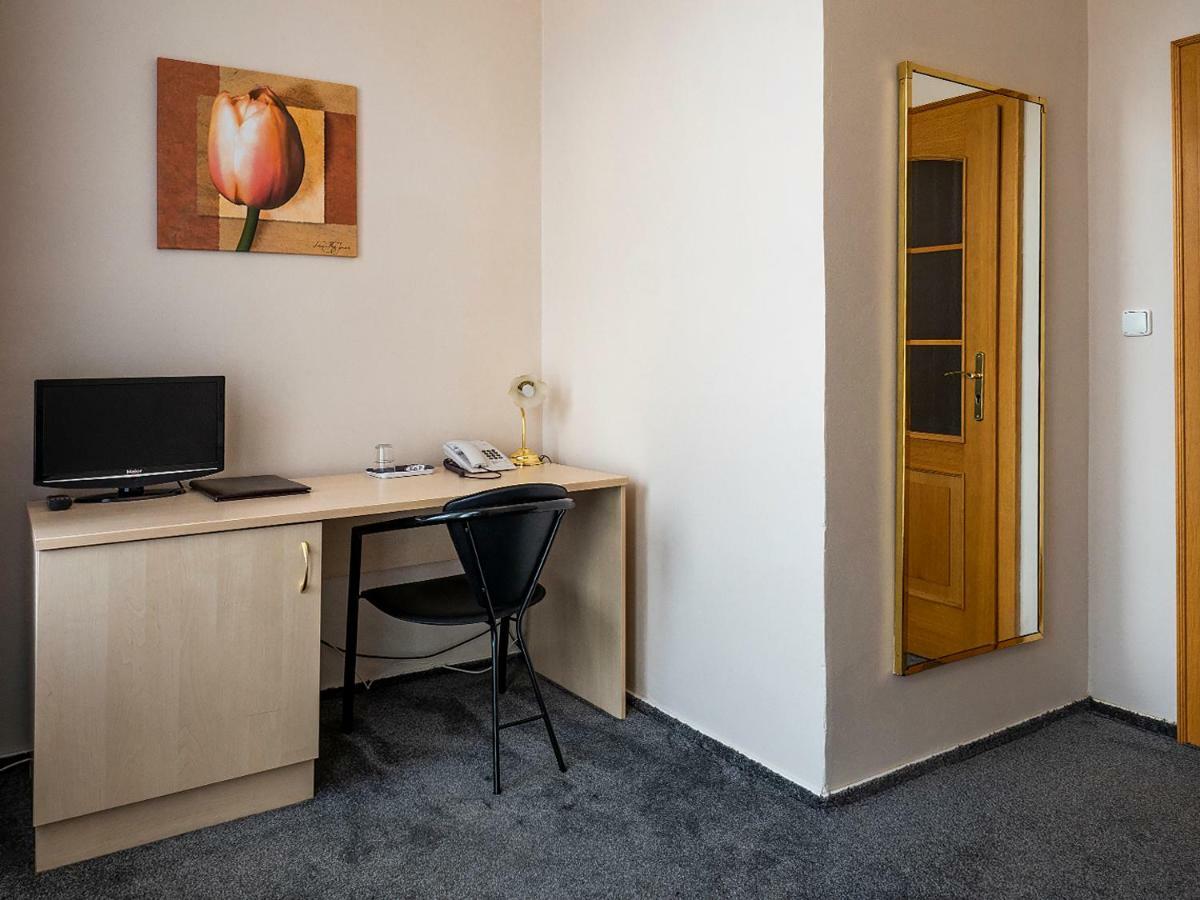 Hotel Olympia Česká Lípa Esterno foto